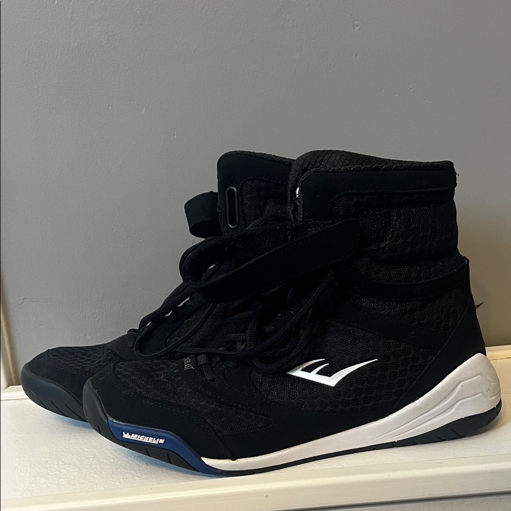 Everlast boxing shoe